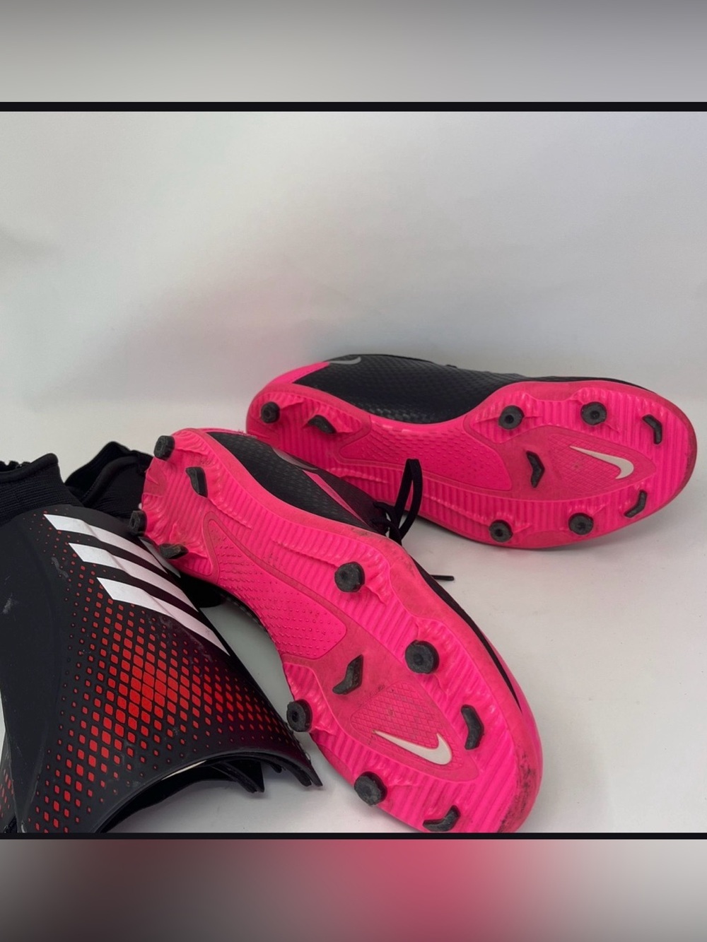 Nike  Soccer Cleats and shin guards - Picture 2 of 4